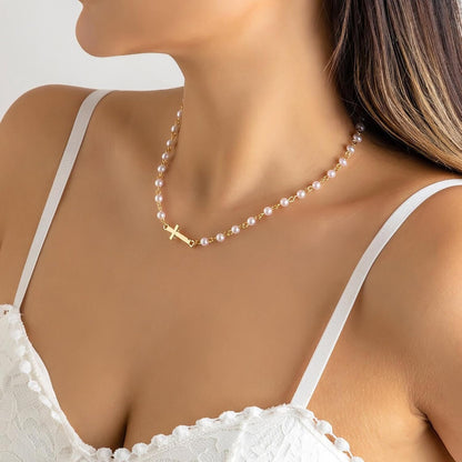 CZTICLE® Perlen-Choker-Halskette Gold-Perlen-Halskette Choker Vintage-Kreuz-Kruzifix-Halskette Minimalistische Perlen-Kreuz-Halskette Schmuck für Frauen